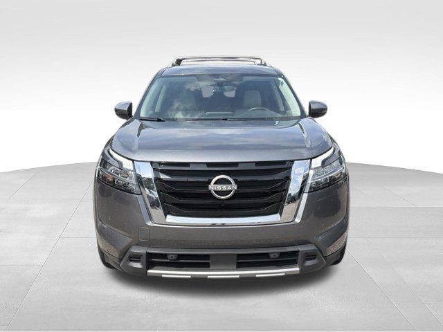 Used 2023 Nissan Pathfinder SL AWD/4WD image 9