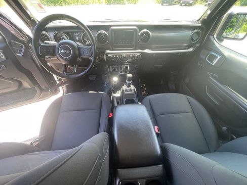 Used 2022 Jeep Wrangler Unlimited Sport AWD/4WD image 3