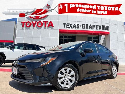 Used 2025 Toyota Corolla LE image 1