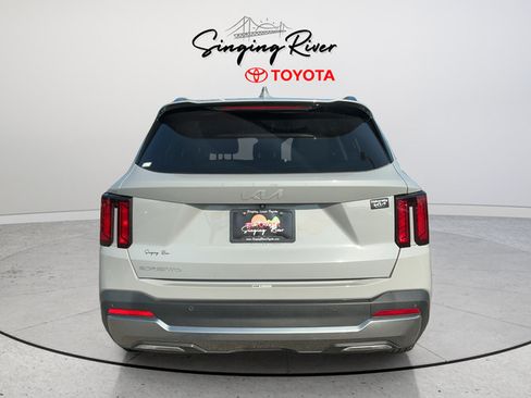 Used 2024 Kia Sorento S w/ Panoramic Sunroof Package FWD image 6