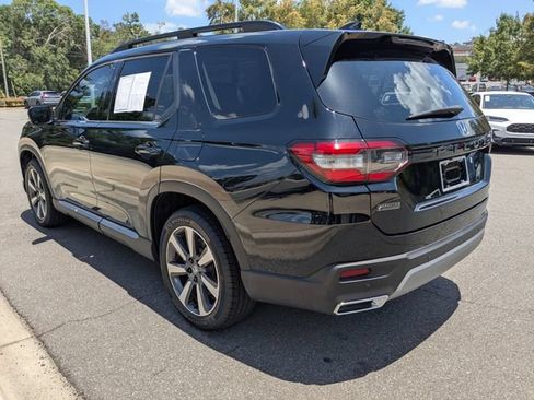 Certified 2024 Honda Pilot Touring image 10