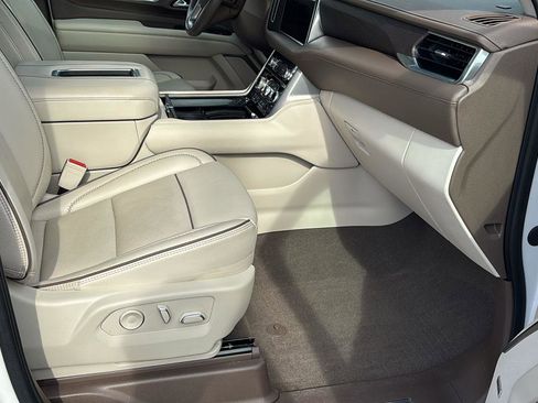 Certified 2023 GMC Yukon XL Denali image 24