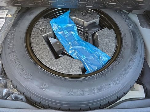 Used 2024 Toyota RAV4 XLE Premium image 14