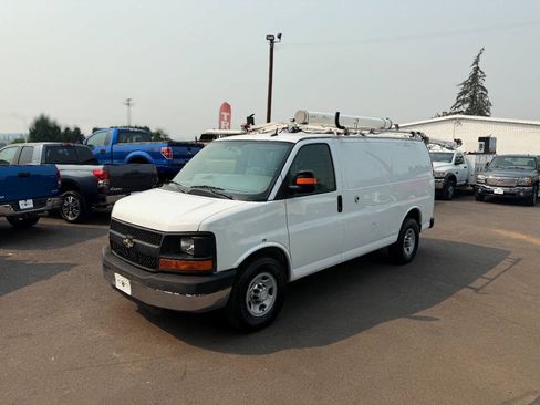 Used 2014 Chevrolet Express 2500 RWD image 26
