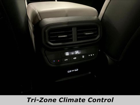 Certified 2023 Honda Pilot Touring image 10