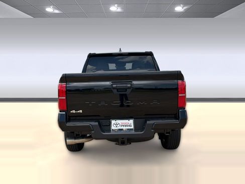 Used 2025 Toyota Tacoma SR5 AWD/4WD image 10