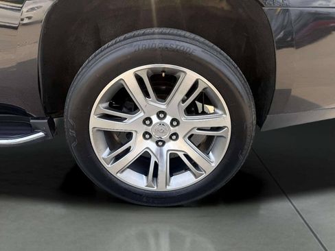 Used 2016 Cadillac Escalade Luxury AWD/4WD image 22