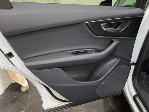 Certified 2025 Audi Q7 3.0T Premium w/ Convenience Package image 30