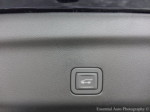 New 2026 Chevrolet Suburban Premier image 25