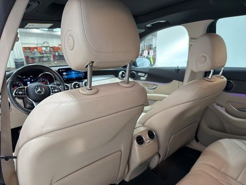 Used 2021 Mercedes-Benz GLC 300 4MATIC image 32