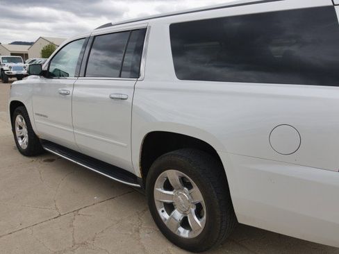 Used 2017 Chevrolet Suburban Premier AWD/4WD image 8