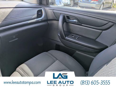 Used 2016 Chevrolet Traverse LT w/ Style and Technology Package FWD image 17