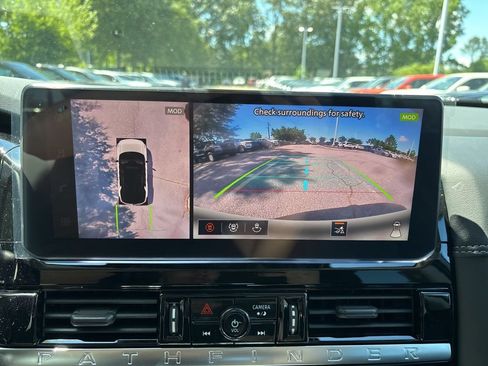 New 2026 Nissan Pathfinder Platinum AWD/4WD image 10