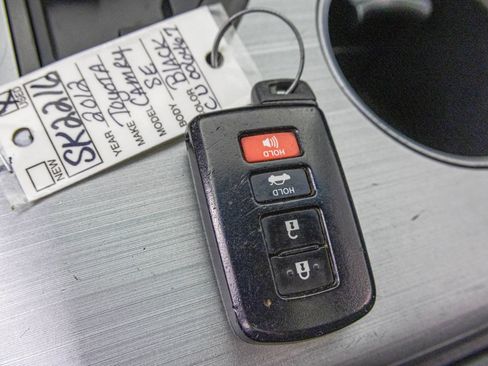 Used 2012 Toyota Camry SE w/ Leather Pkg FWD image 31