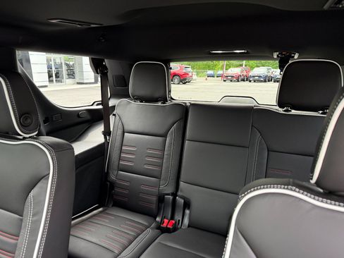 New 2026 GMC Yukon AT4 Ultimate w/ LPO, Floor Liner Package AWD/4WD image 20