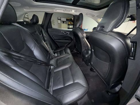 Used 2023 Volvo XC60 B5 Plus w/ Climate Package AWD/4WD image 16