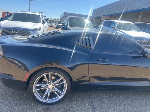 Used 2021 Chevrolet Camaro LT w/ RS Package image 12