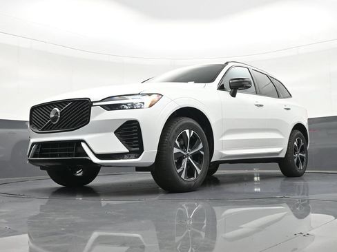 Used 2026 Volvo XC60 B5 Core AWD/4WD image 22