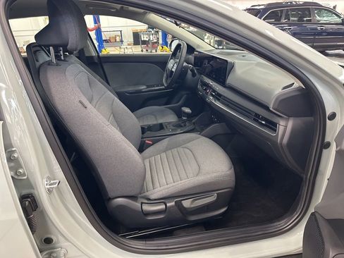 Certified 2025 Kia K4 EX FWD image 19