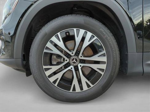 Certified 2024 Mercedes-Benz GLB 250 image 24