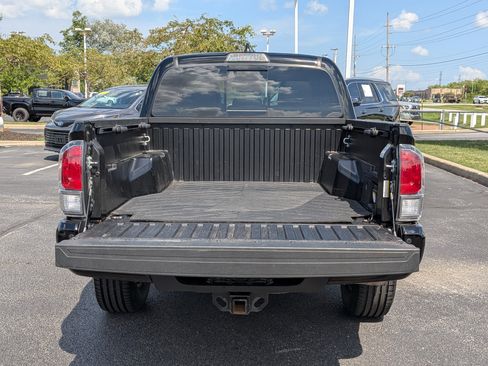 Certified 2023 Toyota Tacoma TRD Off-Road w/ TRD Premium Off Road Package AWD/4WD image 8