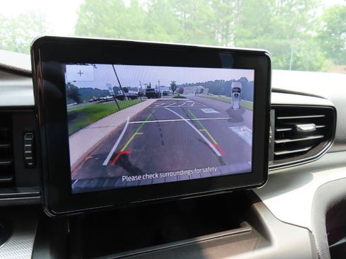 Used 2020 Ford Explorer XLT RWD image 28