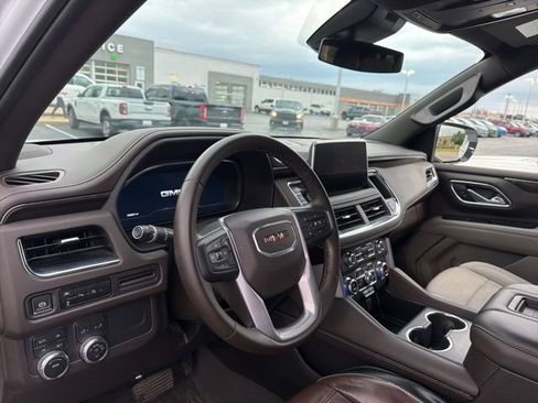 Used 2024 GMC Yukon XL SLE AWD/4WD image 17