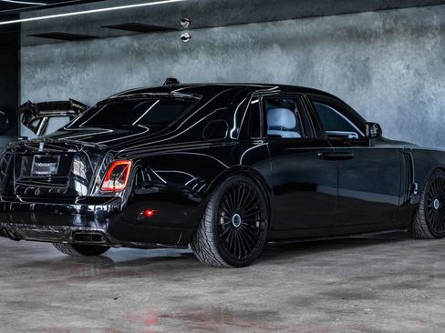 Used 2026 Rolls-Royce Phantom Sedan RWD image 21