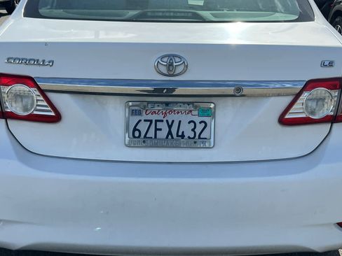 Used 2013 Toyota Corolla LE w/ Premium Pkg FWD image 19