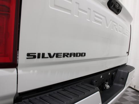 Used 2021 Chevrolet Silverado 2500 LTZ w/ LTZ Plus Package AWD/4WD image 25