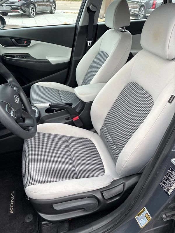 Used 2023 Hyundai Kona SE w/ Cargo Package AWD/4WD image 9