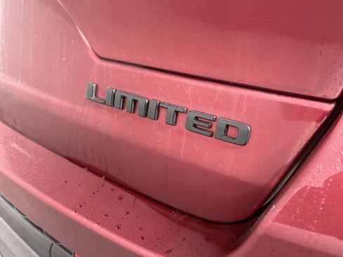 Used 2024 Jeep Grand Cherokee Limited w/ Black Appearance Package image 18