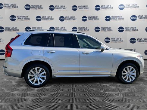 Used 2018 Volvo XC90 T6 Momentum w/ Convenience Package AWD/4WD image 6