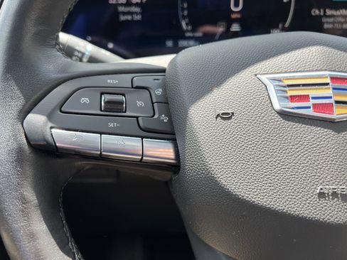 Used 2025 Cadillac XT4 Premium Luxury FWD image 19