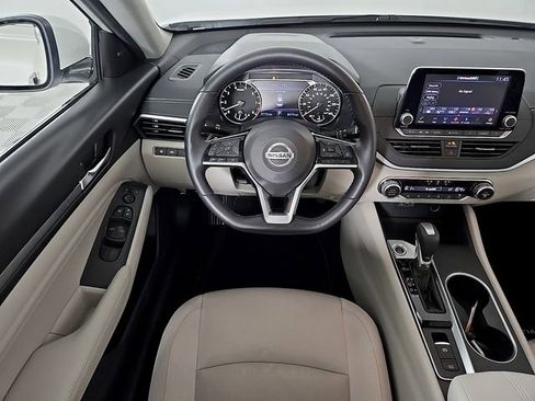 Used 2019 Nissan Altima 2.5 SV image 11