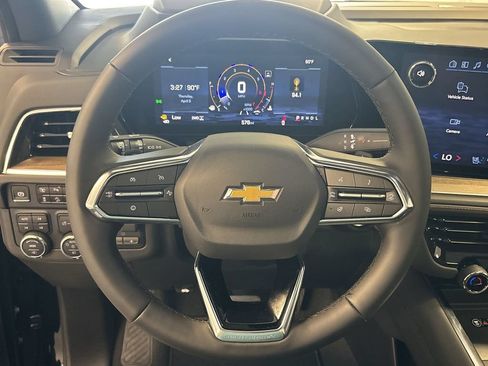 Used 2025 Chevrolet Tahoe High Country AWD/4WD image 17