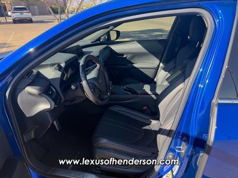 Used 2019 Lexus UX 200 F Sport w/ F Sport Premium Package FWD image 6