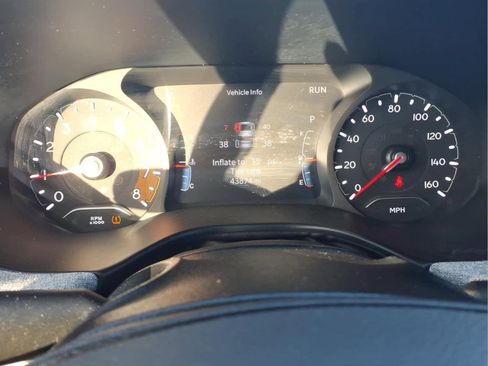 Used 2024 Jeep Compass Latitude AWD/4WD image 30