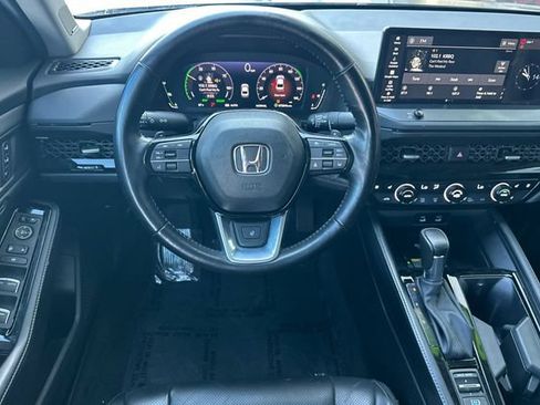 Used 2025 Honda Accord Touring image 16