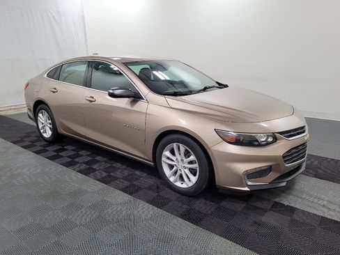 Used 2018 Chevrolet Malibu LT w/ Driver Confidence Package FWD image 11