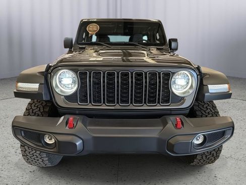 Used 2025 Jeep Wrangler Unlimited Rubicon AWD/4WD image 8