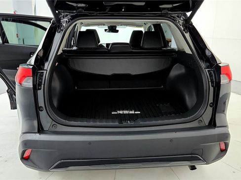 Used 2022 Toyota Corolla Cross XLE image 20