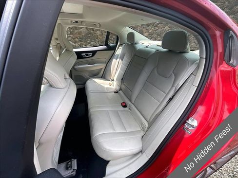 Used 2020 Volvo S60 T6 Momentum w/ Premium Package AWD/4WD image 18