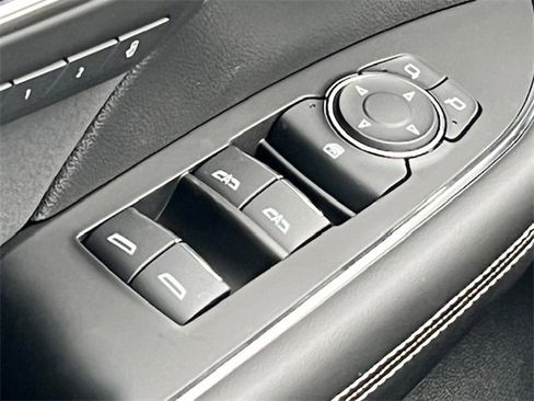 New 2025 Buick Envision Sport Touring image 30