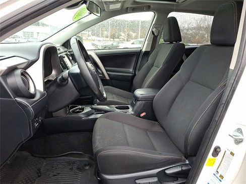 Used 2018 Toyota RAV4 XLE image 12