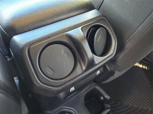 Used 2021 Jeep Wrangler Unlimited Islander image 15