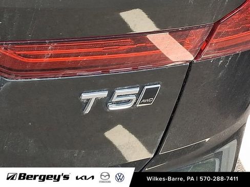 Used 2018 Volvo XC60 T5 Momentum w/ Advanced Package AWD/4WD image 11
