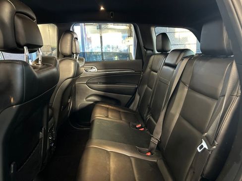 Used 2019 Jeep Grand Cherokee Limited image 13