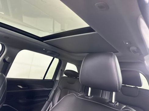 Used 2023 Jeep Grand Cherokee 4WD 4xe image 12