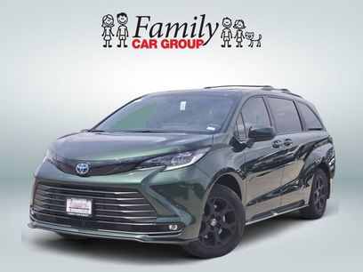 Used 2025 Toyota Sienna XLE Woodland Edition